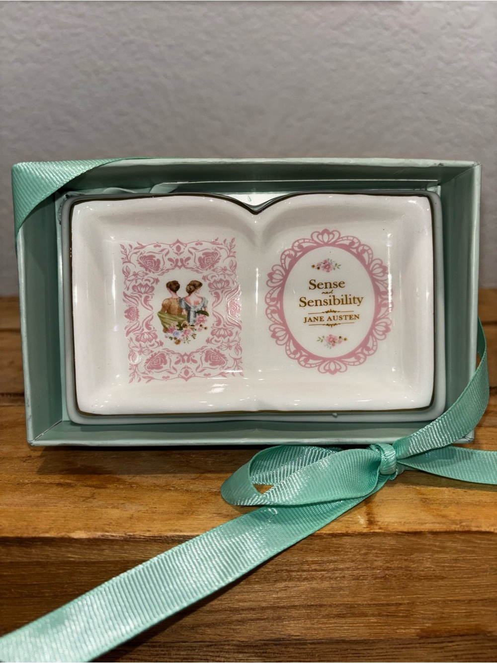 NEW Eccolo Jane Austen Sense and Sensibility Book Trinket Tray Dish Gift NIB